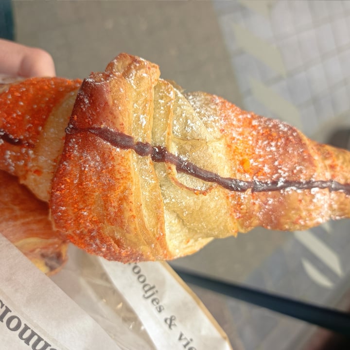 photo of Carrefour Express Croissant apricot shared by @mixxy on  04 Jun 2024 - review