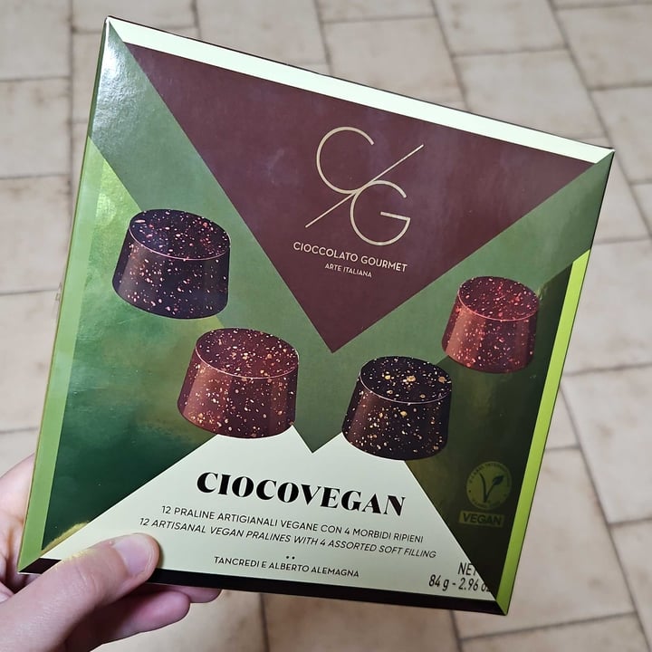 photo of Cioccolato Gourmet ciocovegan 12 Praline Vegane Con 4 Morbidi Ripieni shared by @sonik on  22 Nov 2024 - review