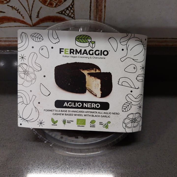 photo of Rondina's food Fermaggio All'aglio Nero shared by @chiaraveg on  16 Oct 2024 - review