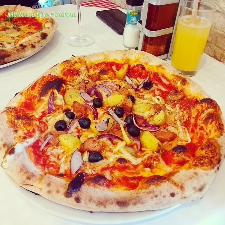 photo of Ristorante I Pazzi Pizza Zeta shared by @ministerstwofalafela on  10 Jul 2025 - review