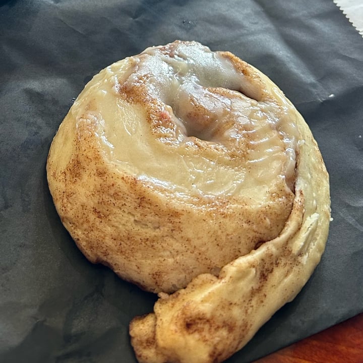 photo of Vivoz Cinnamon Bun shared by @veganchailatte on  28 Dec 2023 - review