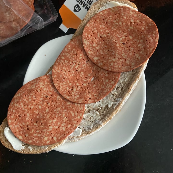 photo of Albert Heijn Vegan salami shared by @helena12345 on  11 Sep 2023 - review