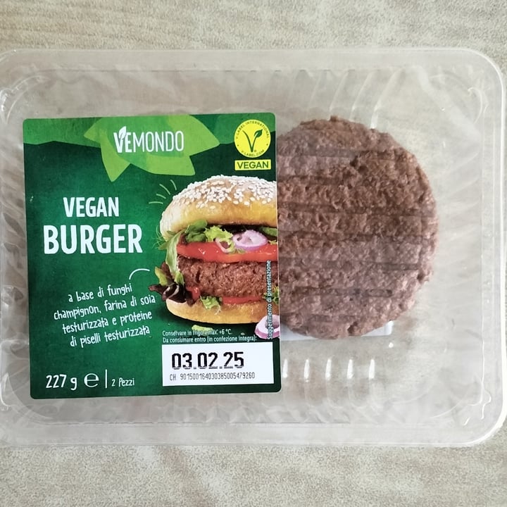 photo of Vemondo vegan burger a base di funghi, farina di soia testurizzata e proteine di piselli testurizzate shared by @gai9 on  03 Feb 2025 - review