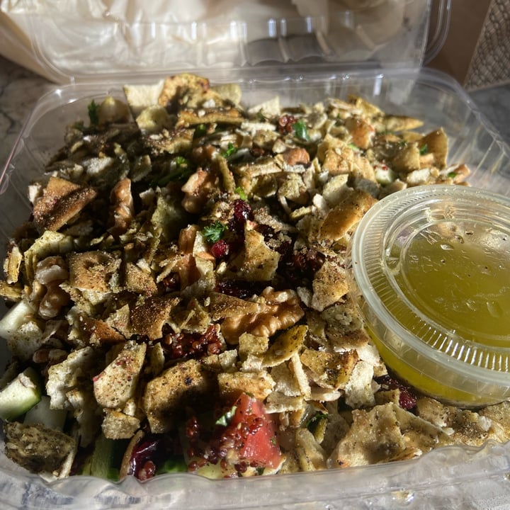 photo of Aladdin's Eatery Worthington Superfood Salad, To Go shared by @vfct on  17 Mar 2024 - review