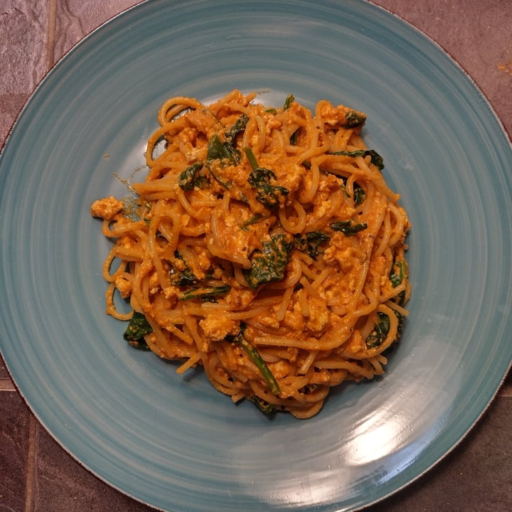 photo of Victoria Vegan Alfredo red pepper shared by @kess on  21 Jun 2024 - review