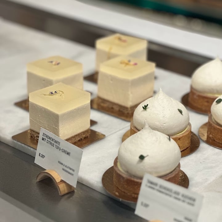 photo of Huadou Soy Concept Store Yuzu Tofu Cheesecake shared by @david- on  18 May 2024 - review