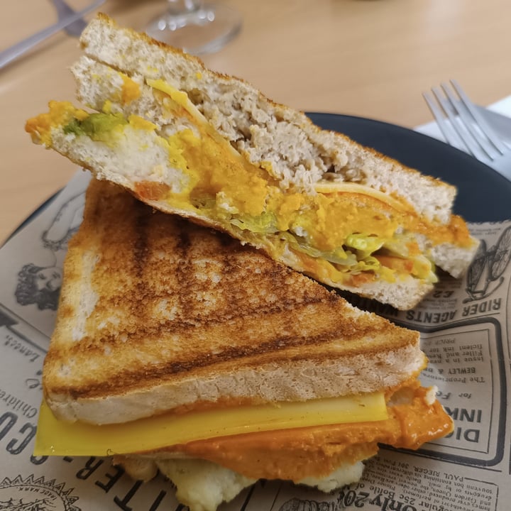 photo of La Galla Tasca Vegana Sandwich De Atun shared by @esther7 on  07 Jul 2024 - review