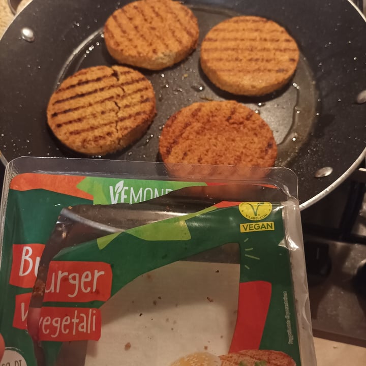 photo of Vemondo 2 Burger Vegetali shared by @silviascanavacca on  10 Nov 2023 - review