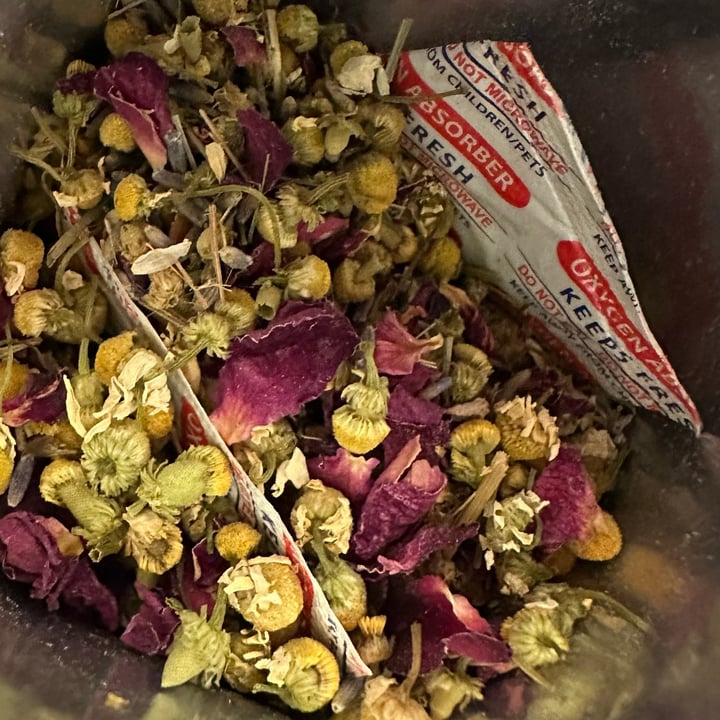 photo of The Vintage Hill Teas Sleep and Glow Caffeine-Free Tea shared by @veganosaurus on  30 Sep 2025 - review
