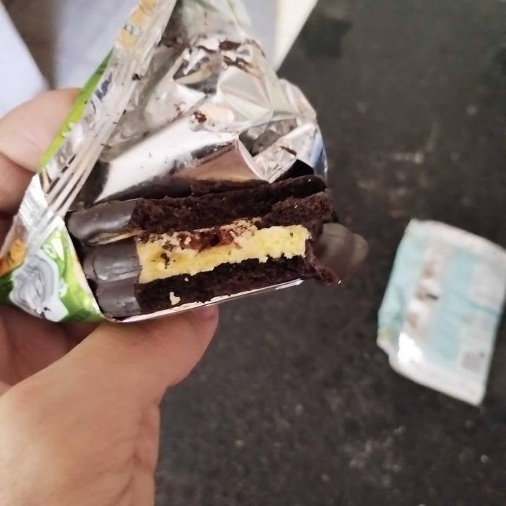 photo of Un Rincón Vegano Alfajor Banana Split shared by @lucappl on  22 Nov 2024 - review