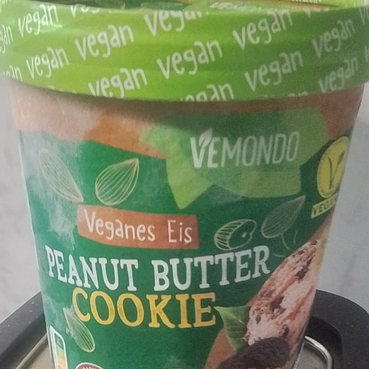 photo of Vemondo Veganes Eis Peanut Butter and Cookies shared by @thegermantrashpanda on  21 Mar 2024 - review