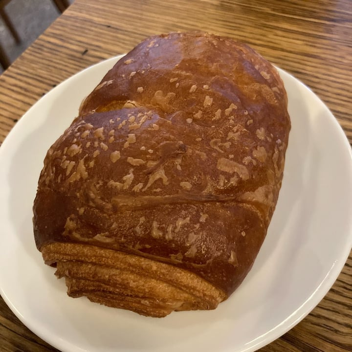photo of FREA Bakery Pan Au Chocolat shared by @elixy90 on  13 Dec 2023 - review