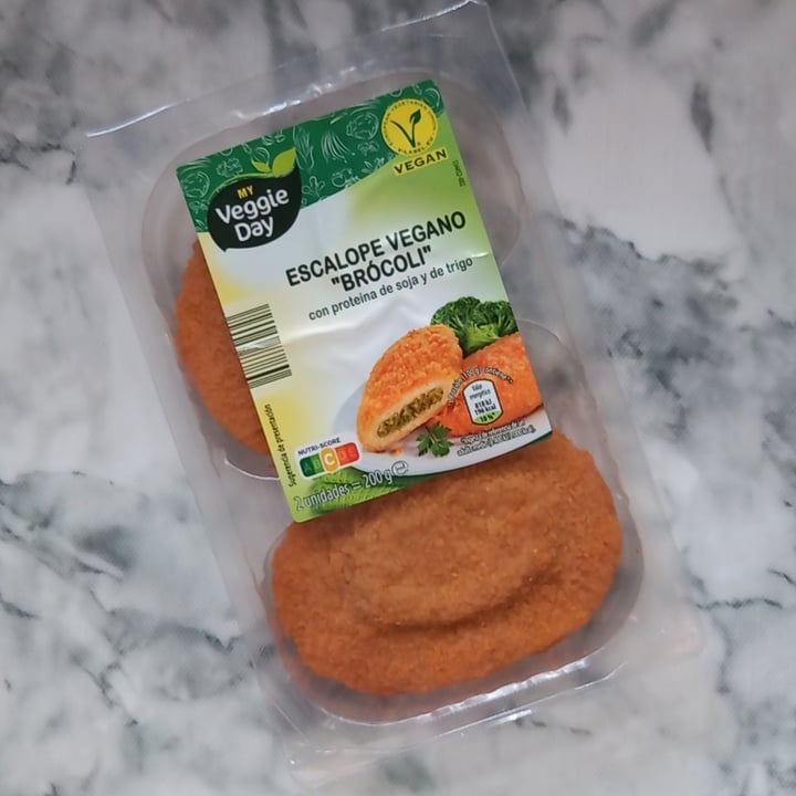 photo of My veggie day Escalope vegano "brócoli" shared by @animalsvoices on  17 Aug 2023 - review
