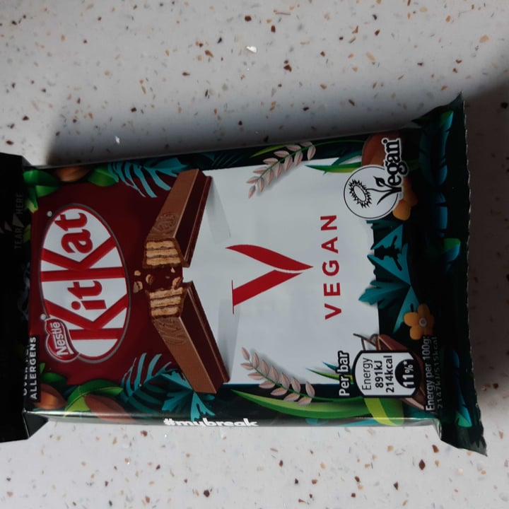 photo of Nestlé Kitkat Vegan shared by @thrilledgiraffe46 on  27 Oct 2023 - review
