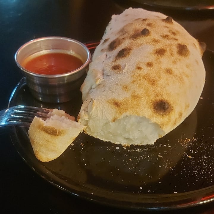 photo of FAME di pizza Calzone Cipolla shared by @pucky on  09 Oct 2025 - review