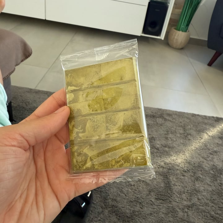 photo of Roosiku Vegan Raw Organic Chocolate - Matcha shared by @zsuz on  21 Apr 2025 - review