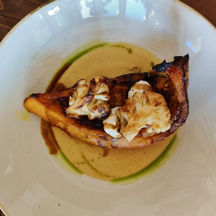 photo of Polisena L'Altro Agriturismo Zucca Hokkaido al forno, passatina di ceci, cavolfiore romanesco e mayo ai capperi shared by @andydesa on  23 Dec 2024 - review