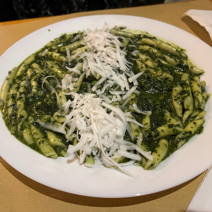photo of Il Vegano - Firenze Fusilli con pesto di cavolo nero, zucchine, noci e formaggio veg shared by @miba on  18 Jan 2024 - review