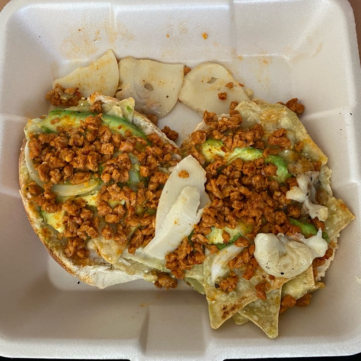 photo of 9 ó 6 Comida Vegana. chila-molletes shared by @marianavalevrg on  14 Jan 2024 - review