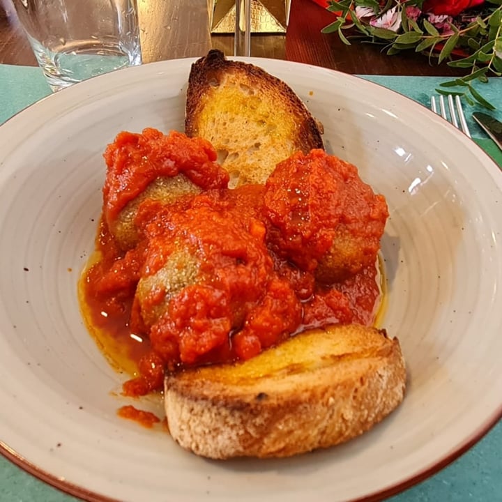 photo of La puntarella pazza Polpette Di Ceci Al Sugo shared by @domizia on  02 Apr 2024 - review