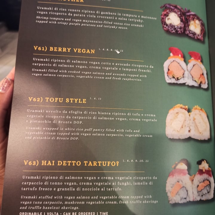 photo of Sushi Meshi Salmone e mandorle shared by @metalcricia on  09 Aug 2024 - review