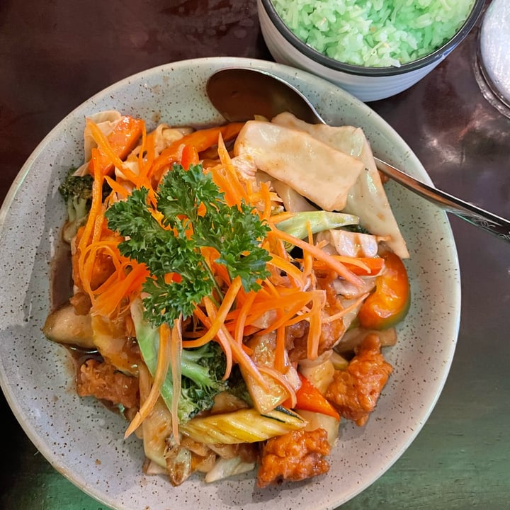 photo of U-TONG Thai Vegan Restaurant Tamarind Sauce Stir Fry shared by @veggi-bella on  23 Feb 2025 - review