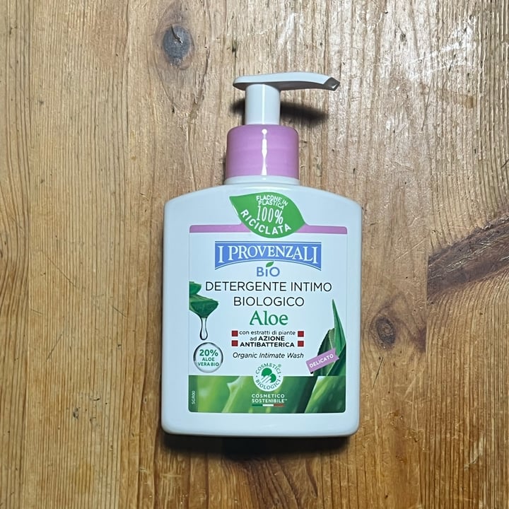 photo of I Provenzali bio Detergente intimo biologico Aloe e Tea Tree Oil shared by @botanicflora on  01 Jul 2025 - review