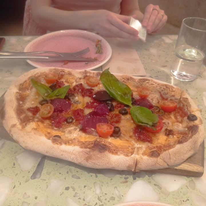 photo of SUPERCHULO MADRID Pizza Beet Margarita shared by @alejandro-alvaro on  20 Apr 2024 - review