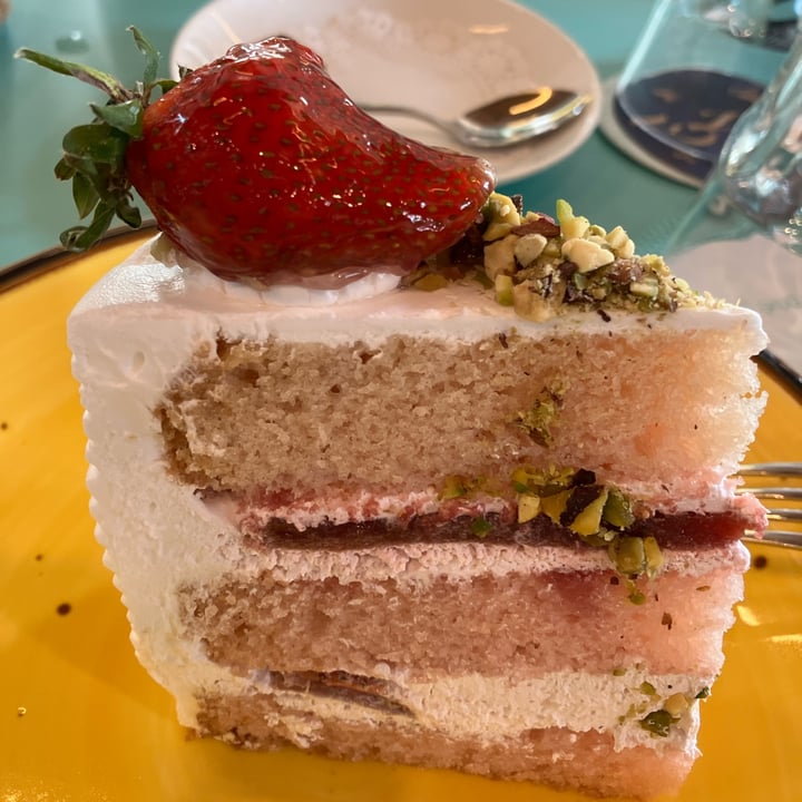 photo of Privé Asian Civilisations Museum Strawberry Shortcake (Slice) shared by @veganhubby on  30 Oct 2023 - review