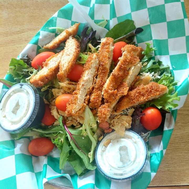 photo of Twisted Plants Crispy Chickin Salad shared by @thehungrybunny01 on  12 Apr 2025 - review
