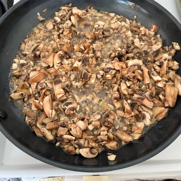 photo of True Goodness Organic sliced mini bella mushrooms shared by @kristin548 on  03 Mar 2024 - review