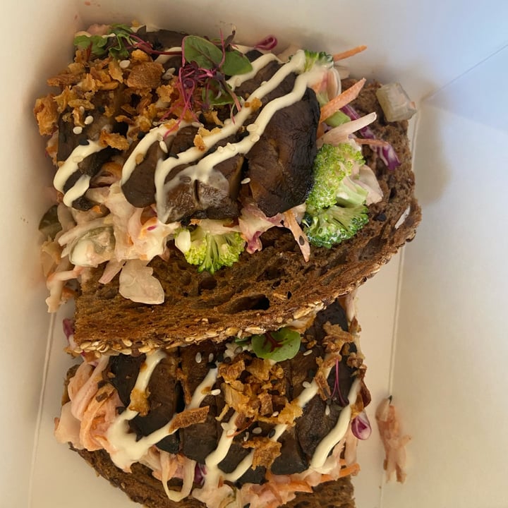 photo of Holy Llama Mushroom sandwich shared by @baziliz on  31 Aug 2023 - review