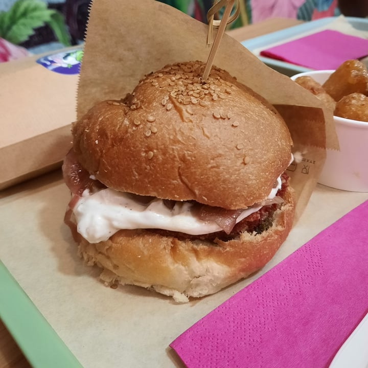 photo of Green M'ama barby burger shared by @tania- on  05 Sep 2023 - review