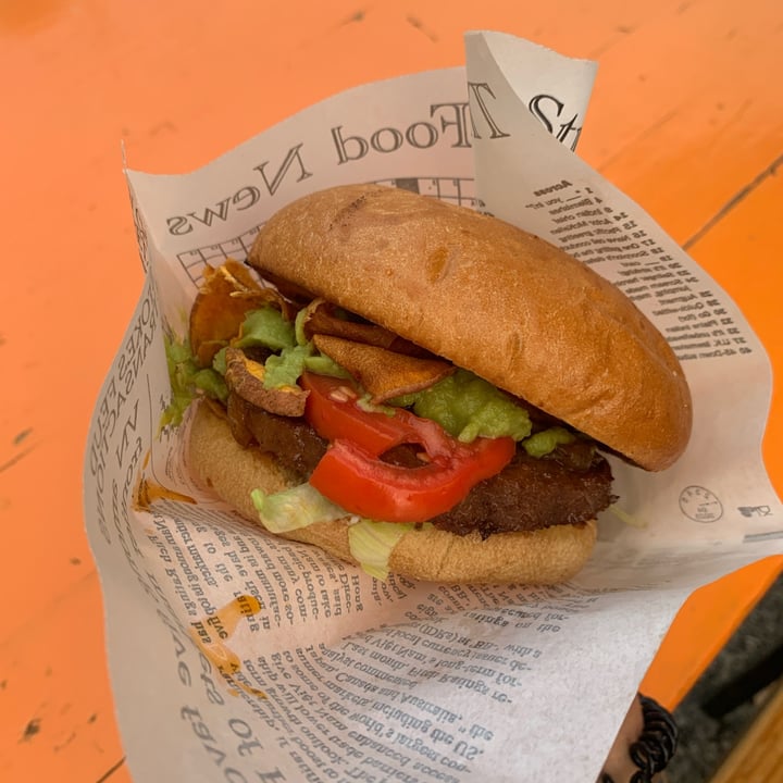 photo of Vegman street food superhero Burger Vegman shared by @isarab on  03 Aug 2024 - review