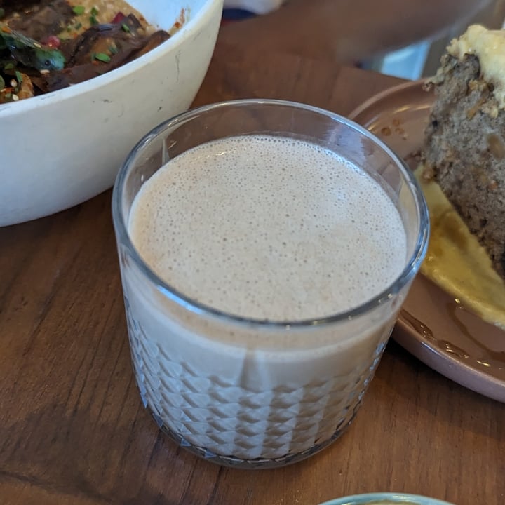 photo of SOUQUO - Café, cantine, brunch Banana Chocolate Smoothie shared by @lydiahawkins on  08 Oct 2023 - review