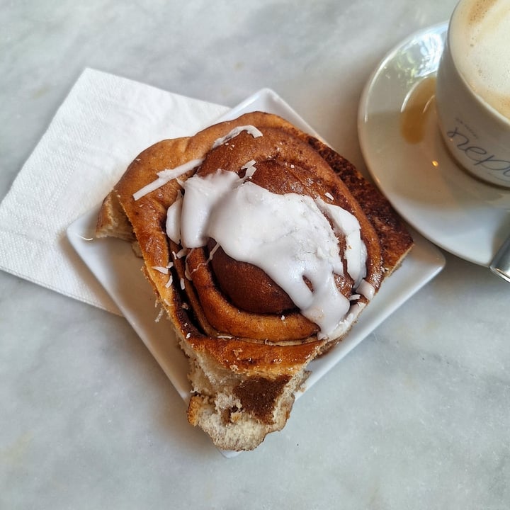 photo of Pasticceria Nepà Cinnamon Roll shared by @elenaponyo on  22 Sep 2025 - review