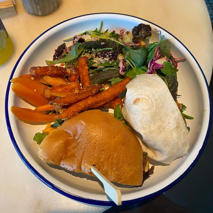 photo of Mat fra Hagen Midtbyen Salad Bar shared by @potaytoes on  27 May 2024 - review