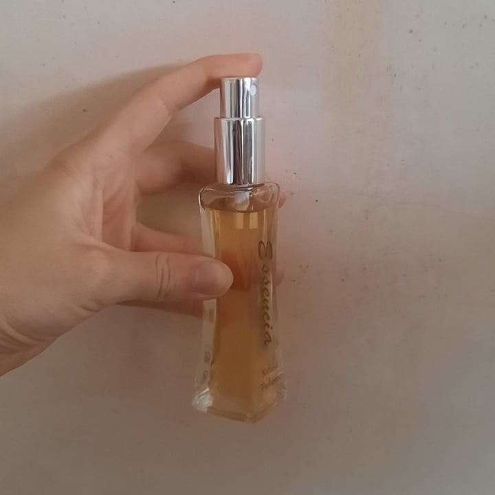 photo of essencia Sweet Caress Spray Perfume shared by @crueltyfreebeauty-de on  16 Jan 2024 - review