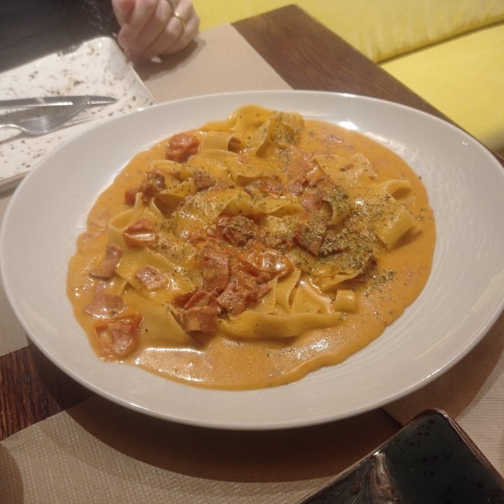photo of Pizzi & Dixie Papardelle con bacon y salsa de queso shared by @alejandro-alvaro on  20 Jan 2024 - review
