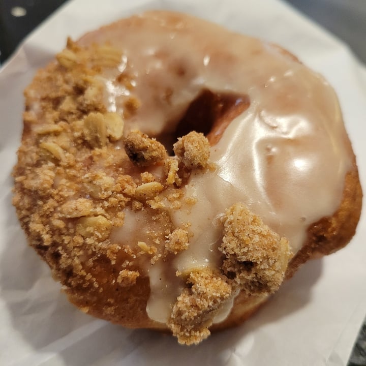 photo of V Food Spot Maple Cinnamon Crisp Donut shared by @artemysiafrxvx on  25 Nov 2024 - review