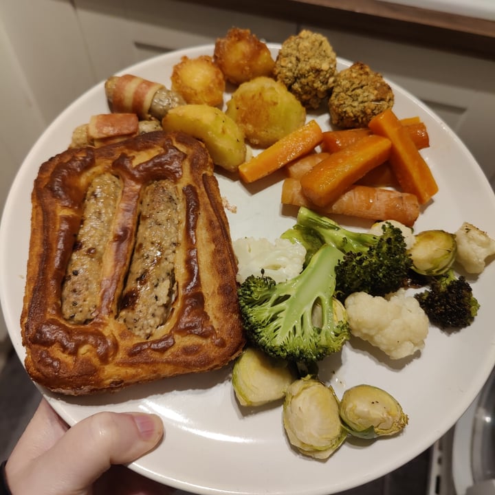 photo of The Real Yorkshire Pudding Co Vegan Toad in the Hole shared by @plumesworld on  18 Nov 2023 - review