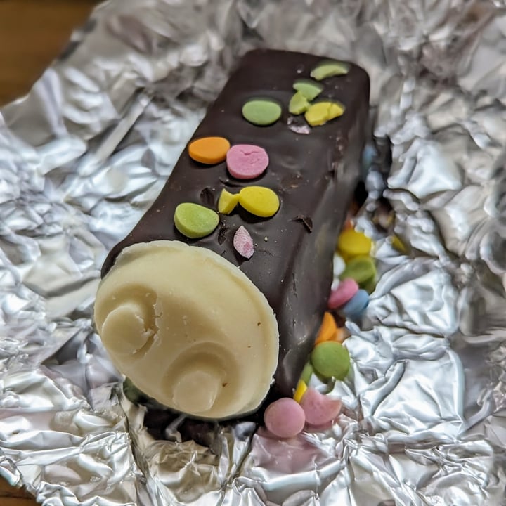 photo of Lazy Day Foods Vic the Vegan Caterpillar Mini Cakes shared by @beccasaurus on  25 Jun 2024 - review
