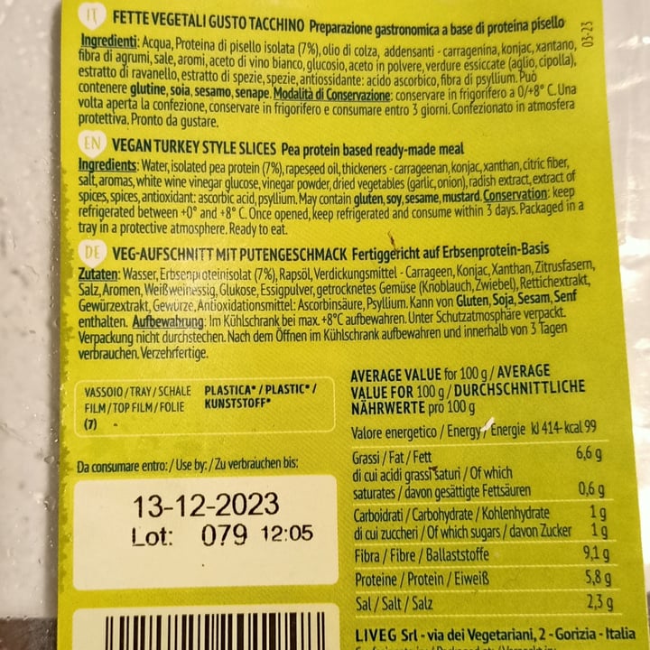 photo of Liveg fette vegetali gusto tacchino shared by @minniarte on  24 Nov 2023 - review