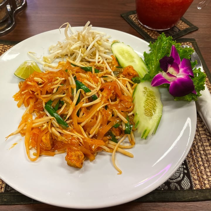 photo of Tom Yum Goong restaurant pad thai customised shared by @sianski on  10 Oct 2025 - review
