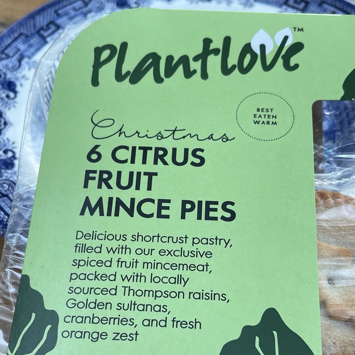 photo of Woolworths Food 6 Citrus Fruit Mince Pies shared by @annetaylor on  30 Nov 2023 - review