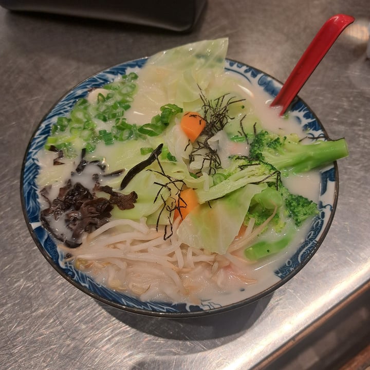 photo of Ginza Ramen and Poke vegan ramen shared by @kyl3miles on  24 Dec 2024 - review