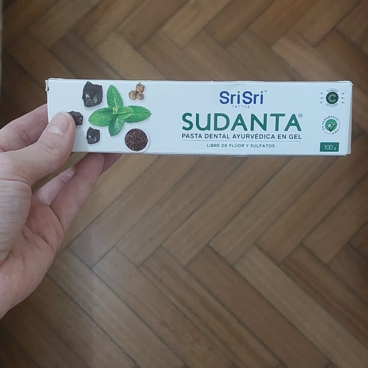 photo of SriSri Tattva Pasta Dental Ayurvédica Sudanta en Gel shared by @prilaveglia on  30 Mar 2024 - review