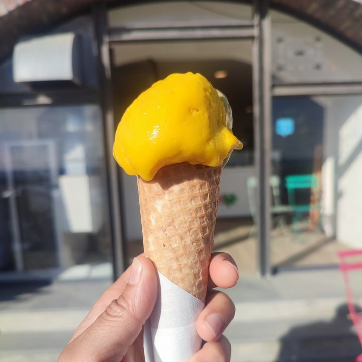 photo of Qualcosa di buono cono con gelato al mango shared by @monica86 on  13 Sep 2023 - review