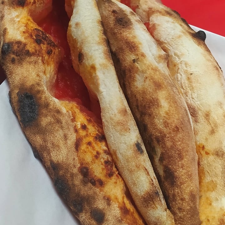 photo of Michele Tutino Pizza marinara a portafoglio shared by @bratkart0ffel on  08 Sep 2023 - review