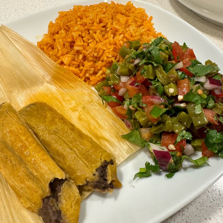 photo of Texas Tamale Company Gourmet Black Bean Tamales shared by @berryveganplanet on  20 Apr 2024 - review